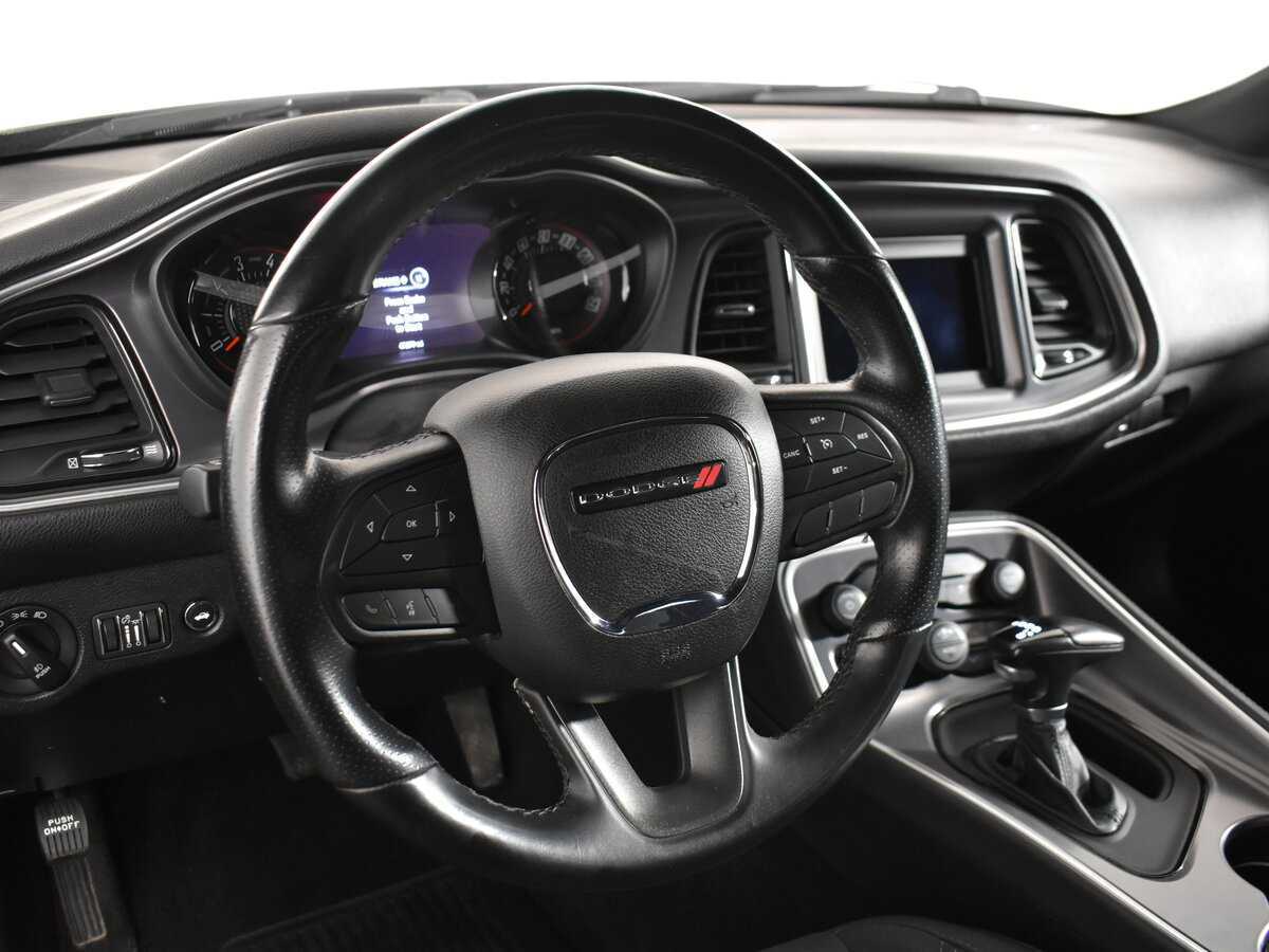 Б/У Додж Челленджер 2020 года. Фото: #9