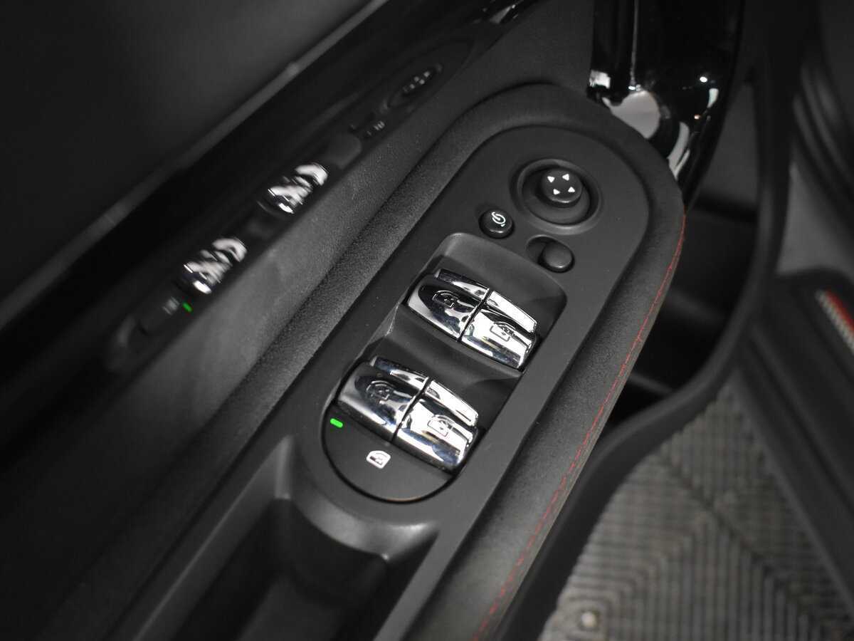 Б/У Мини Каунтримэн 2017 года. Фото: #7