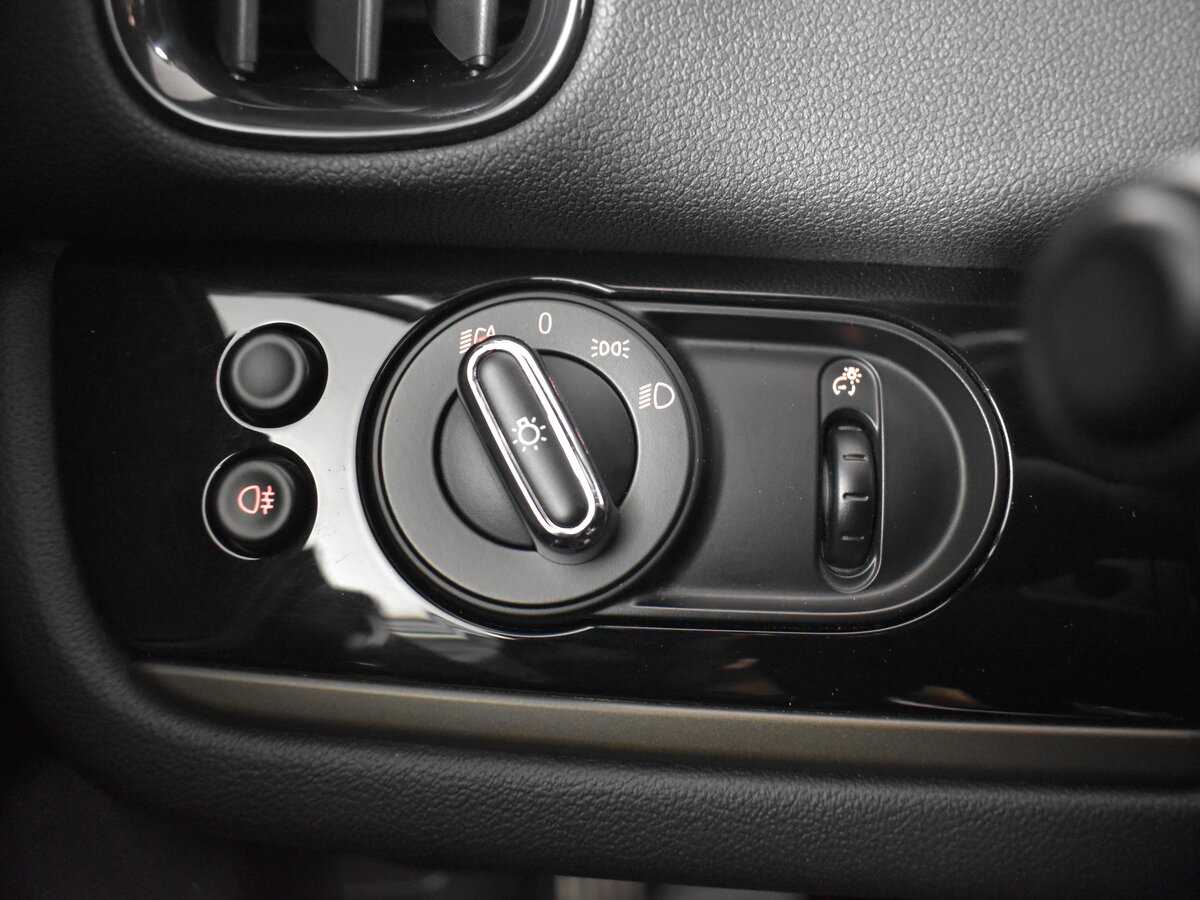 Б/У Мини Каунтримэн 2017 года. Фото: #8