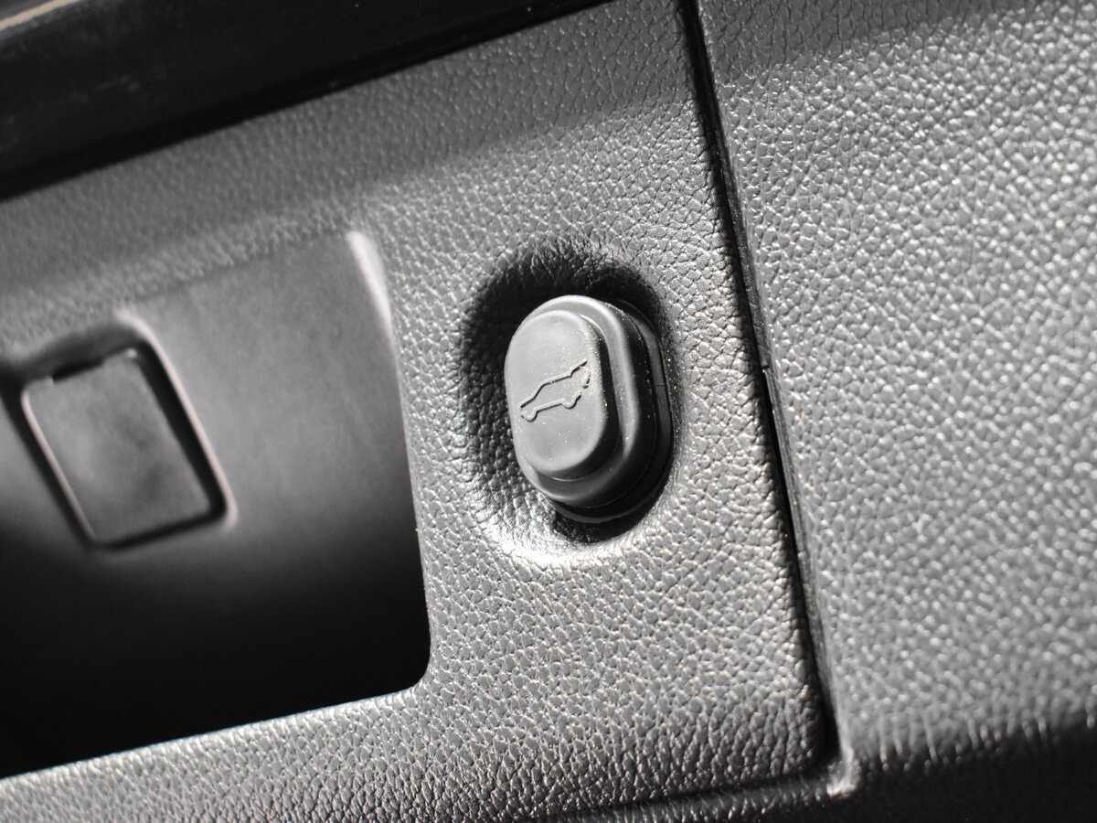 Б/У Кадиллак Эскалэйд 2018 года. Фото: #6