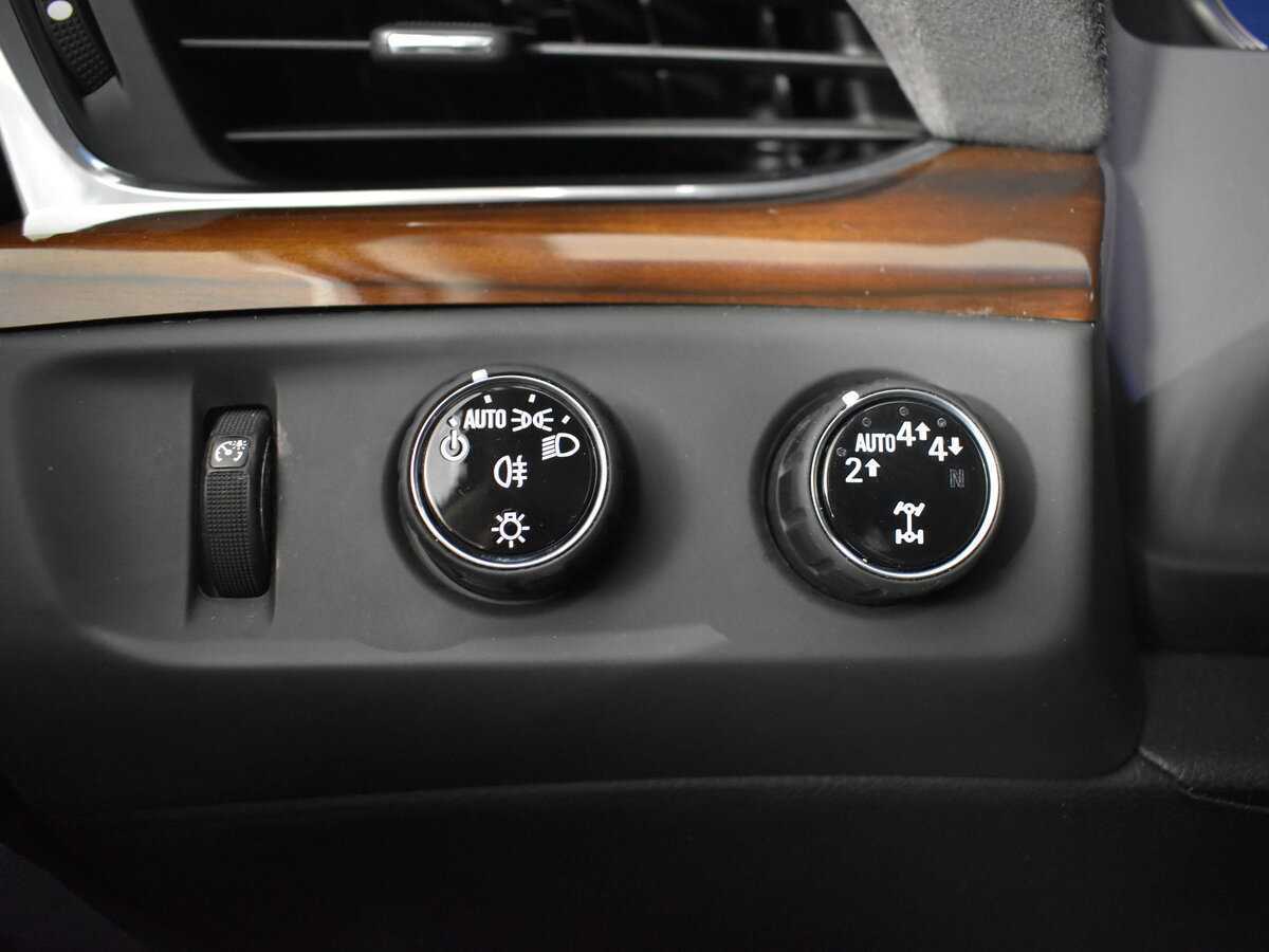 Б/У Кадиллак Эскалэйд 2018 года. Фото: #18