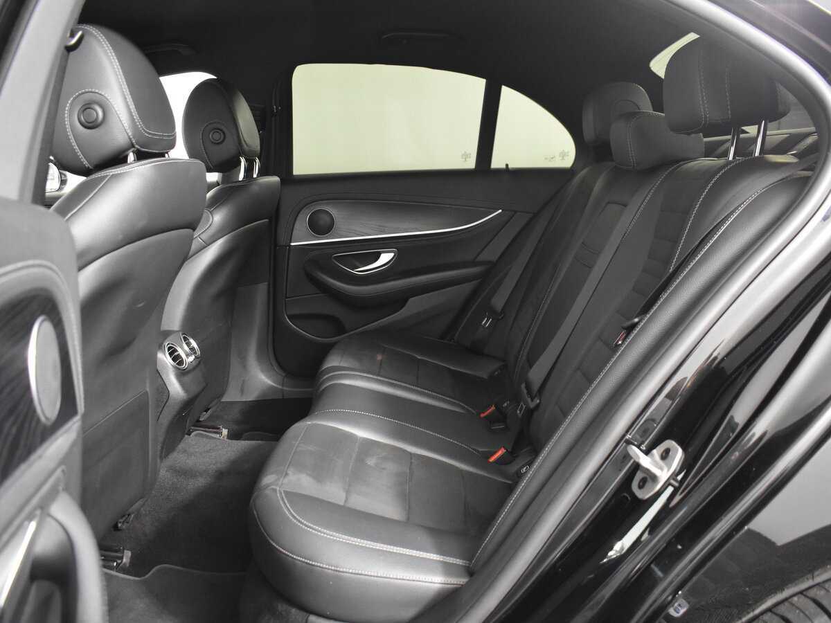 Б/У Мерседес-Бенц Е-Класс 2020 года. Фото: #6