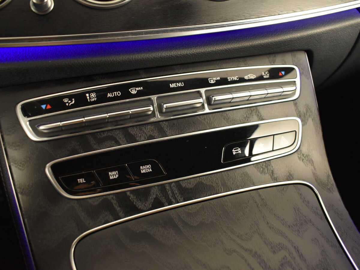 Б/У Мерседес-Бенц Е-Класс 2020 года. Фото: #16