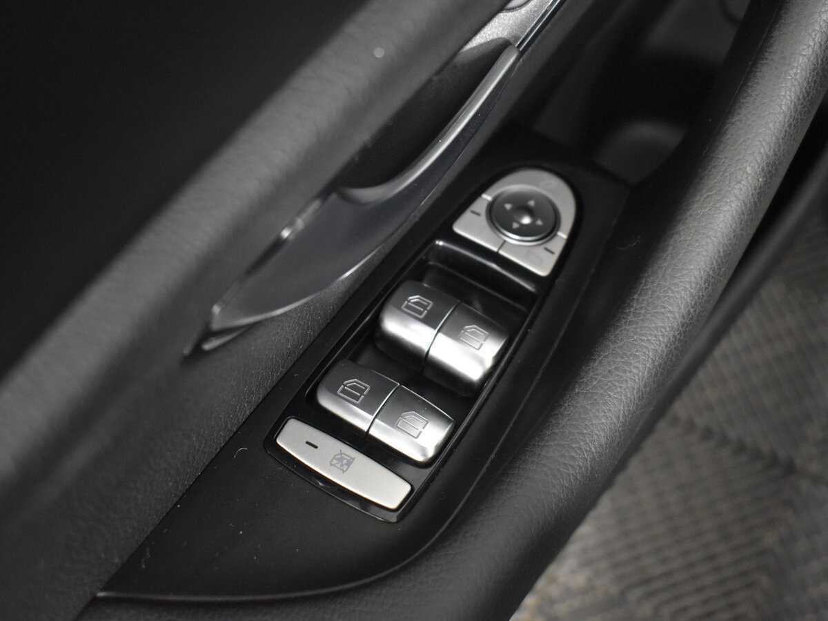 Б/У Мерседес-Бенц Е-Класс 2016 года. Фото: #7