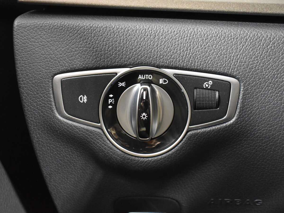 Б/У Мерседес-Бенц Е-Класс 2016 года. Фото: #9