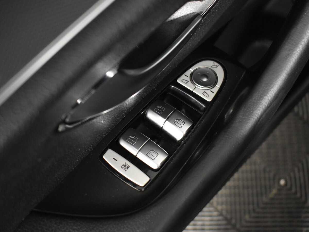 Б/У Мерседес-Бенц Е-Класс 2018 года. Фото: #5