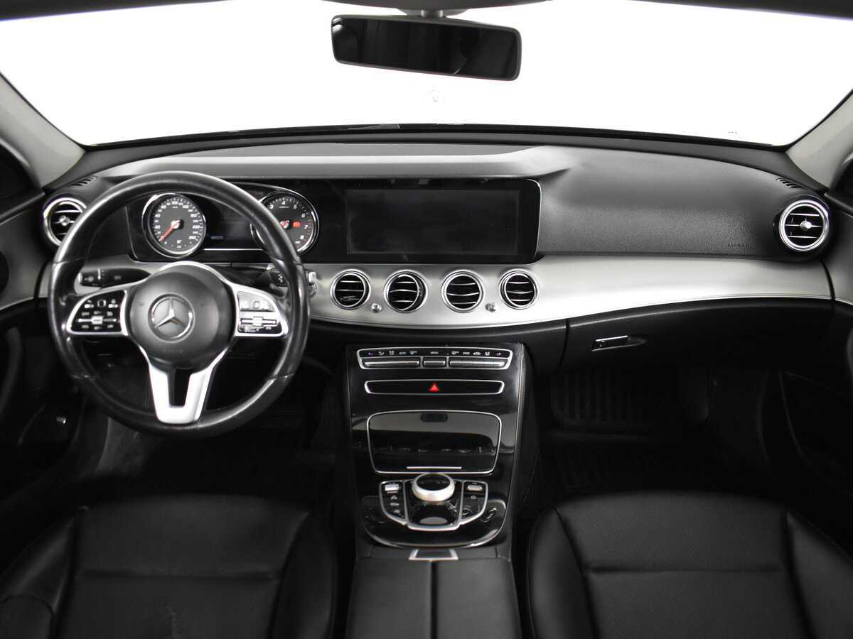 Б/У Мерседес-Бенц Е-Класс 2018 года. Фото: #11