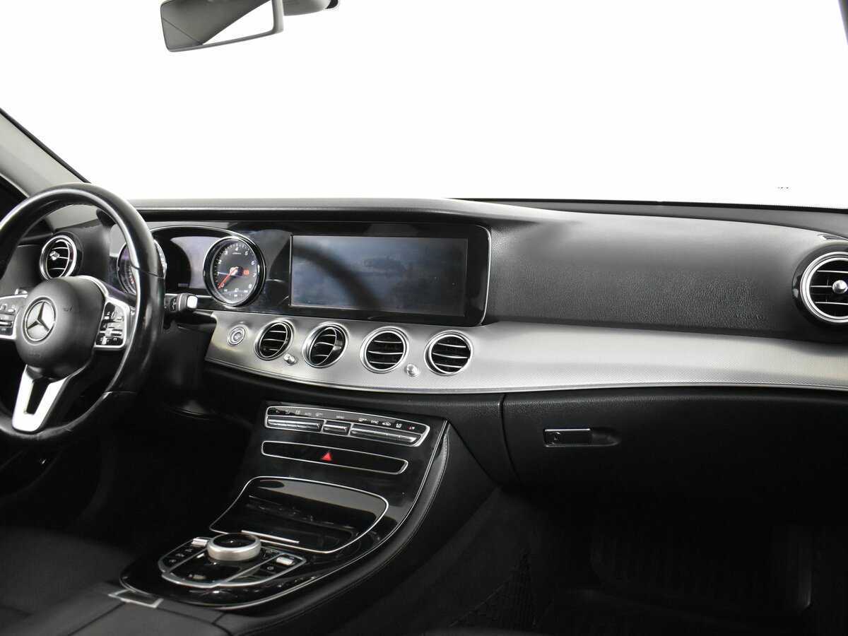 Б/У Мерседес-Бенц Е-Класс 2018 года. Фото: #12