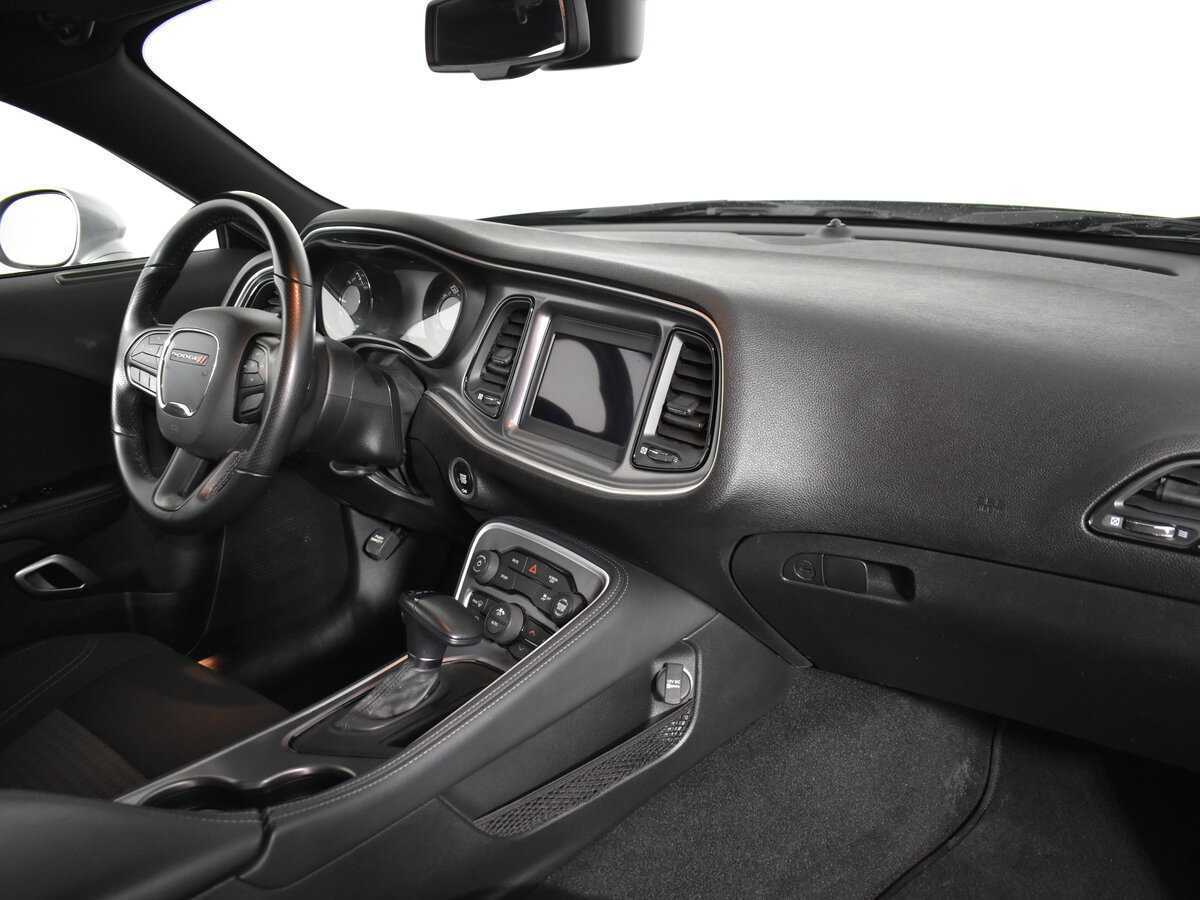 Б/У Додж Челленджер 2020 года. Фото: #13