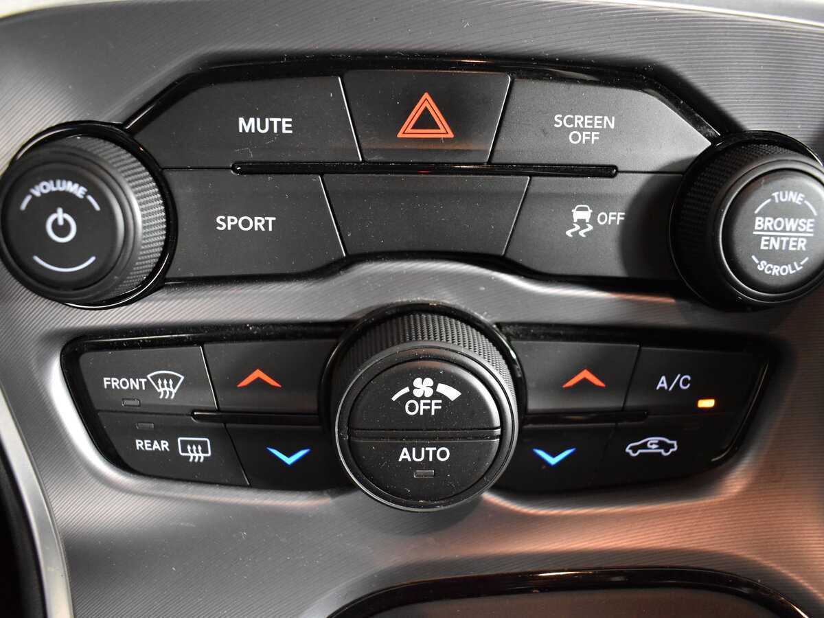 Б/У Додж Челленджер 2020 года. Фото: #20