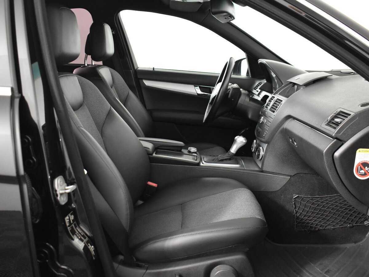 Б/У Мерседес-Бенц Ц-Класс 2009 года. Фото: #11