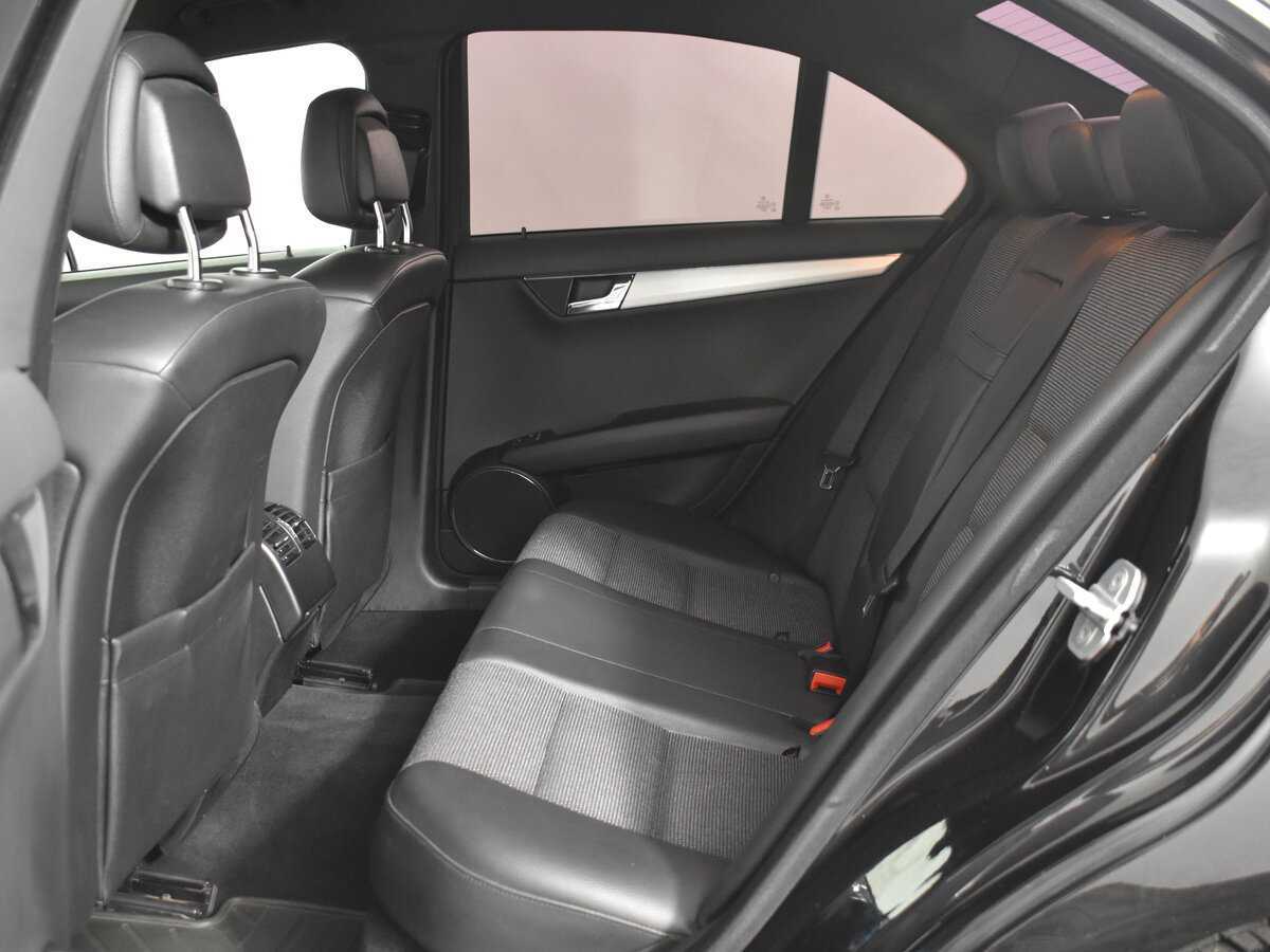 Б/У Мерседес-Бенц Ц-Класс 2009 года. Фото: #12