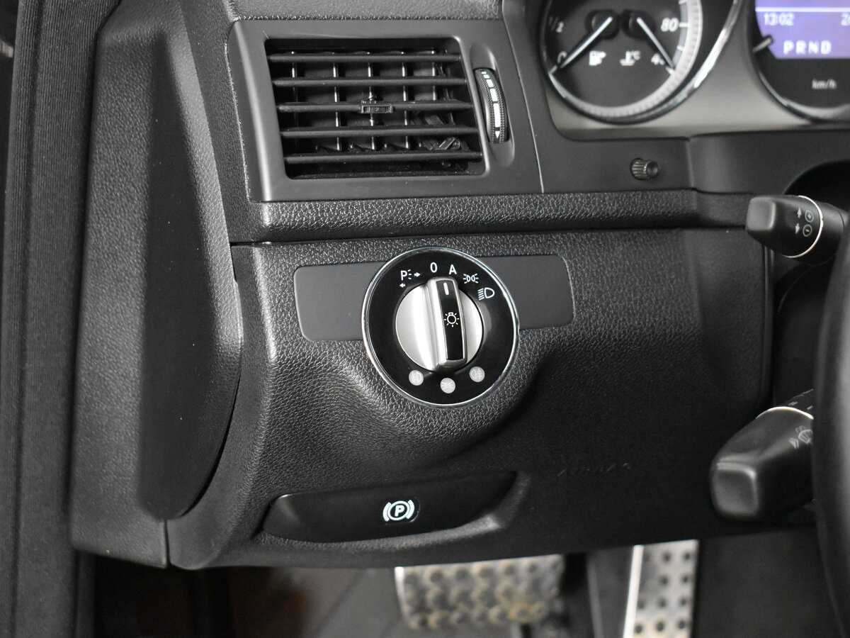 Б/У Мерседес-Бенц Ц-Класс 2009 года. Фото: #14