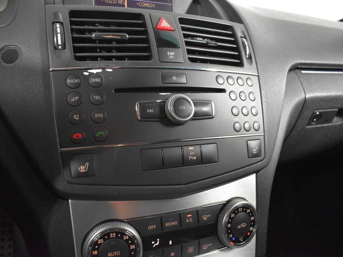 Б/У Мерседес-Бенц Ц-Класс 2009 года. Фото: #19