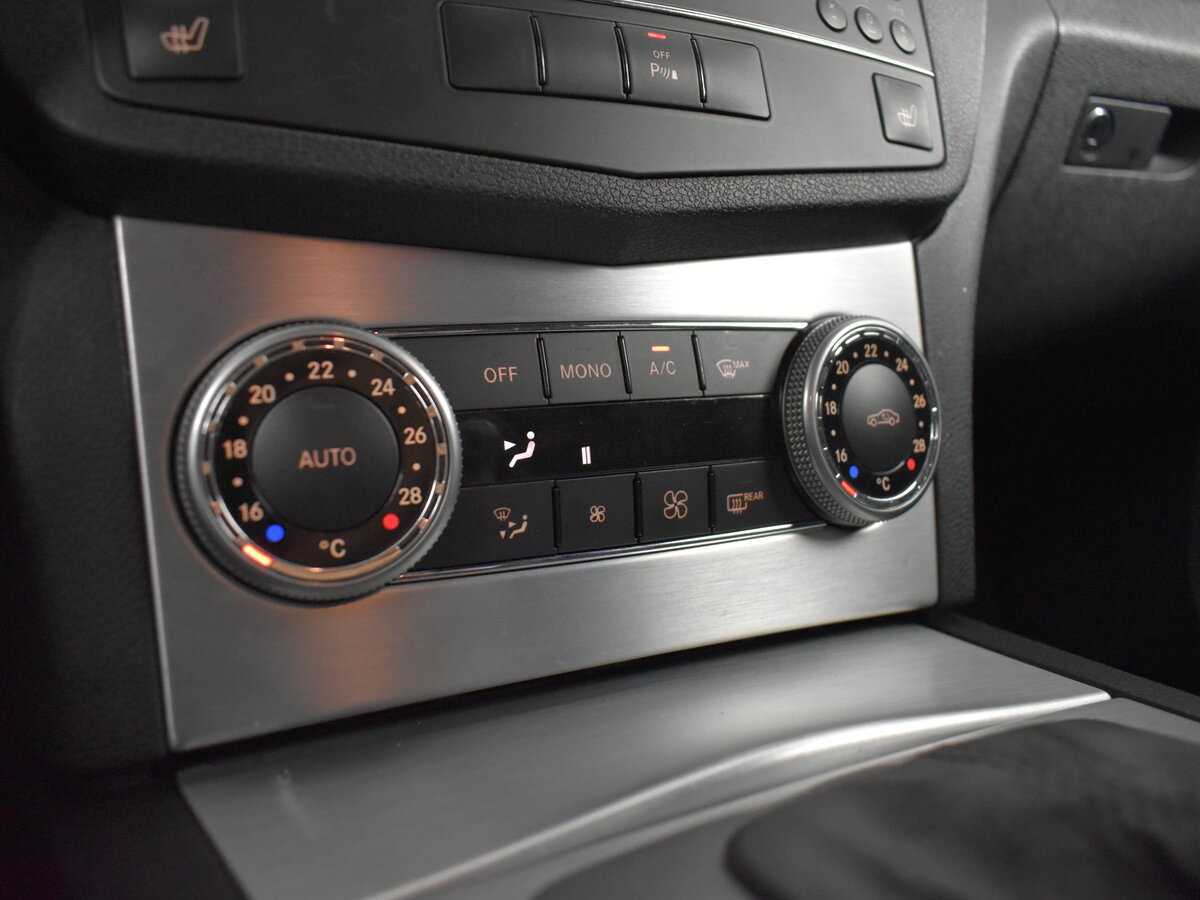 Б/У Мерседес-Бенц Ц-Класс 2009 года. Фото: #20