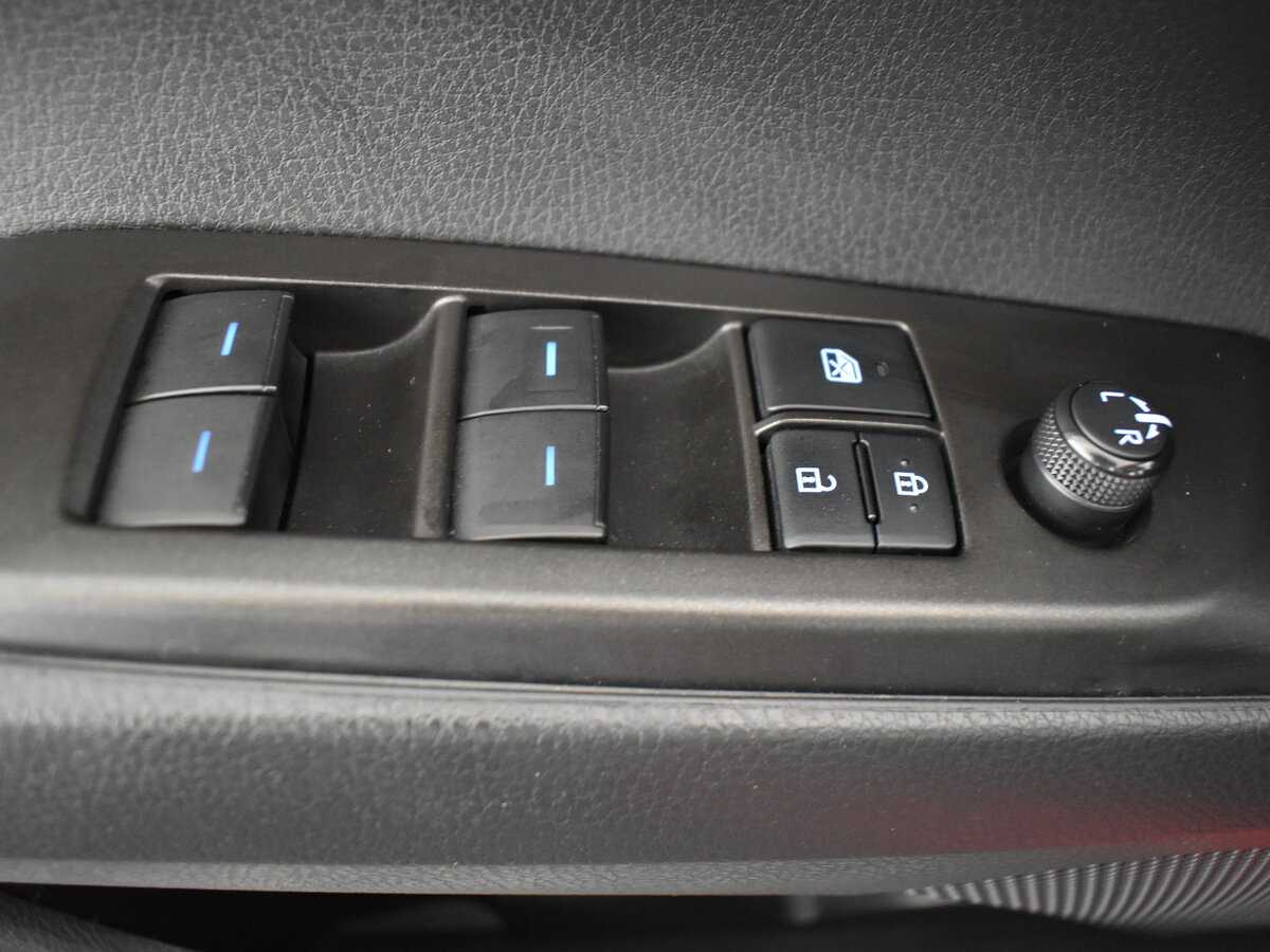 Б/У Тойота Камри 2022 года. Фото: #8