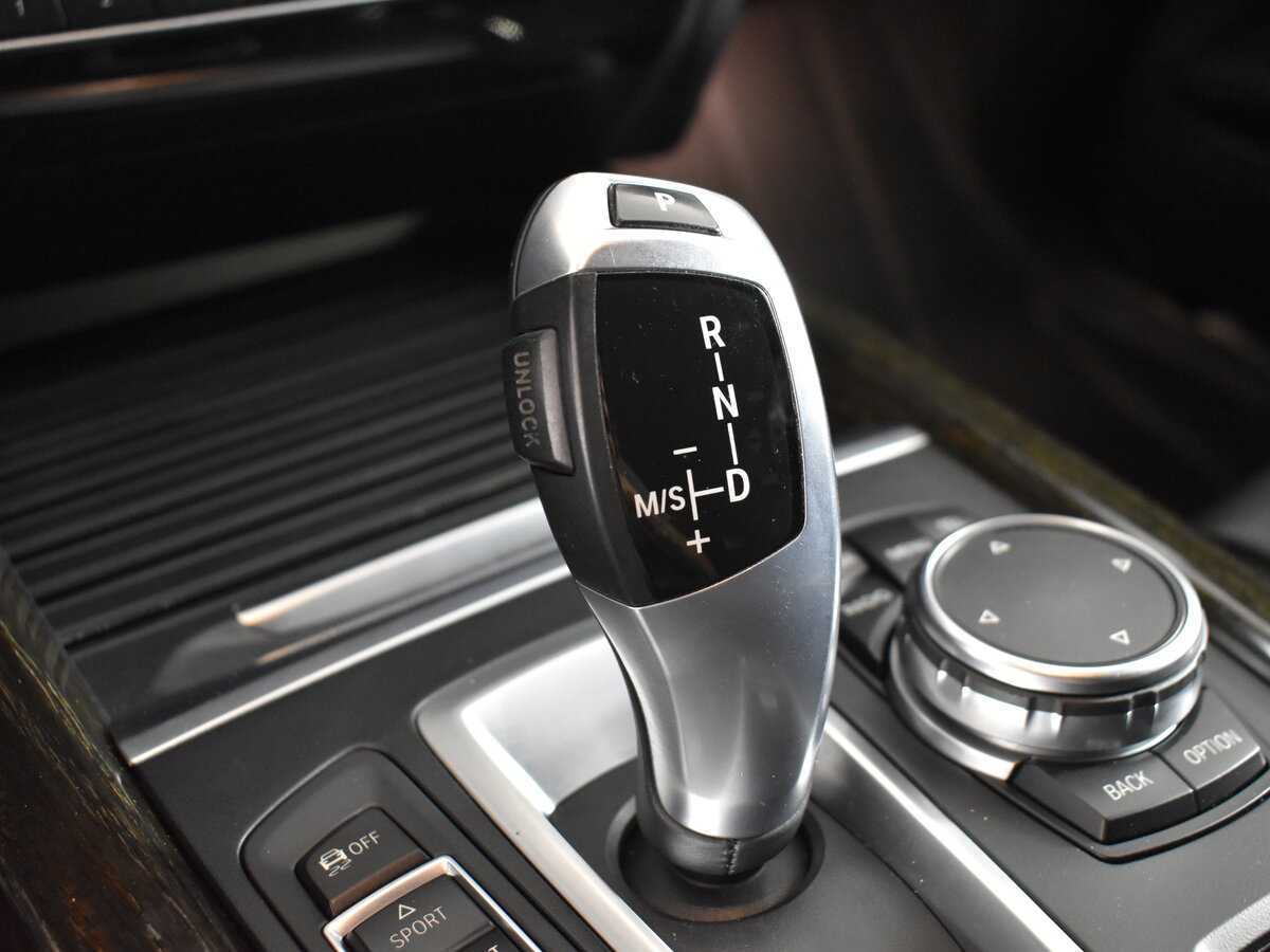 Б/У БМВ Икс5 2015 года. Фото: #22