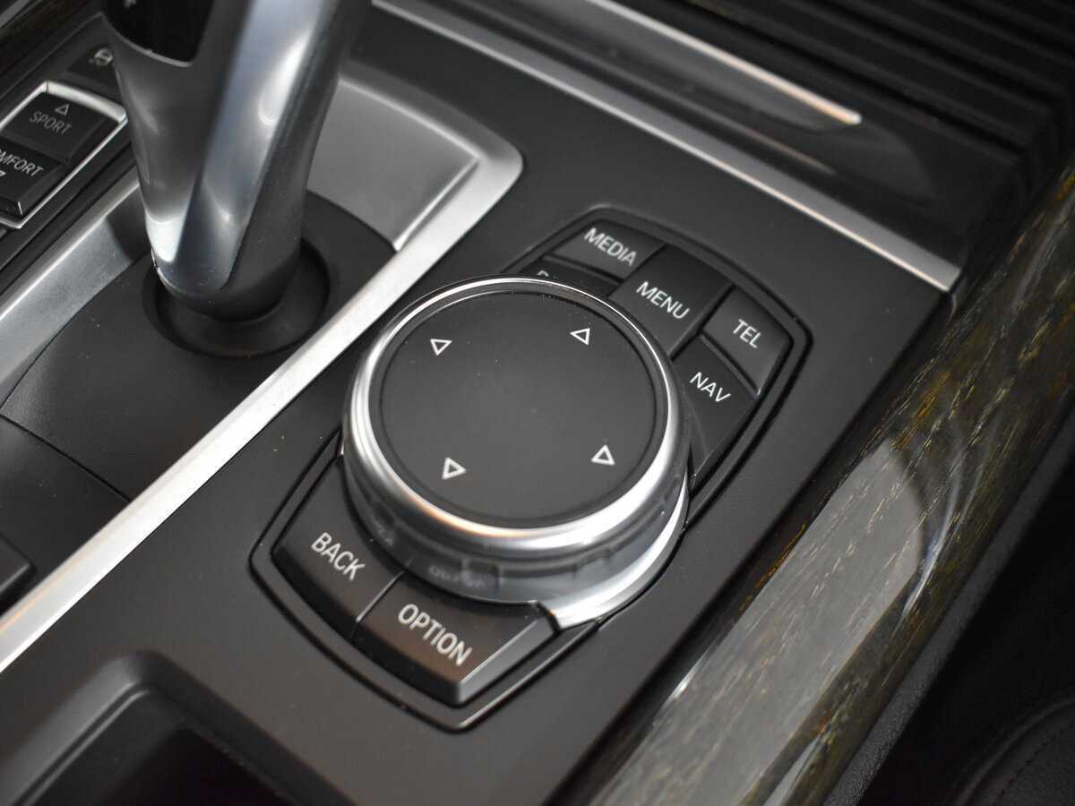 Б/У БМВ Икс5 2015 года. Фото: #23