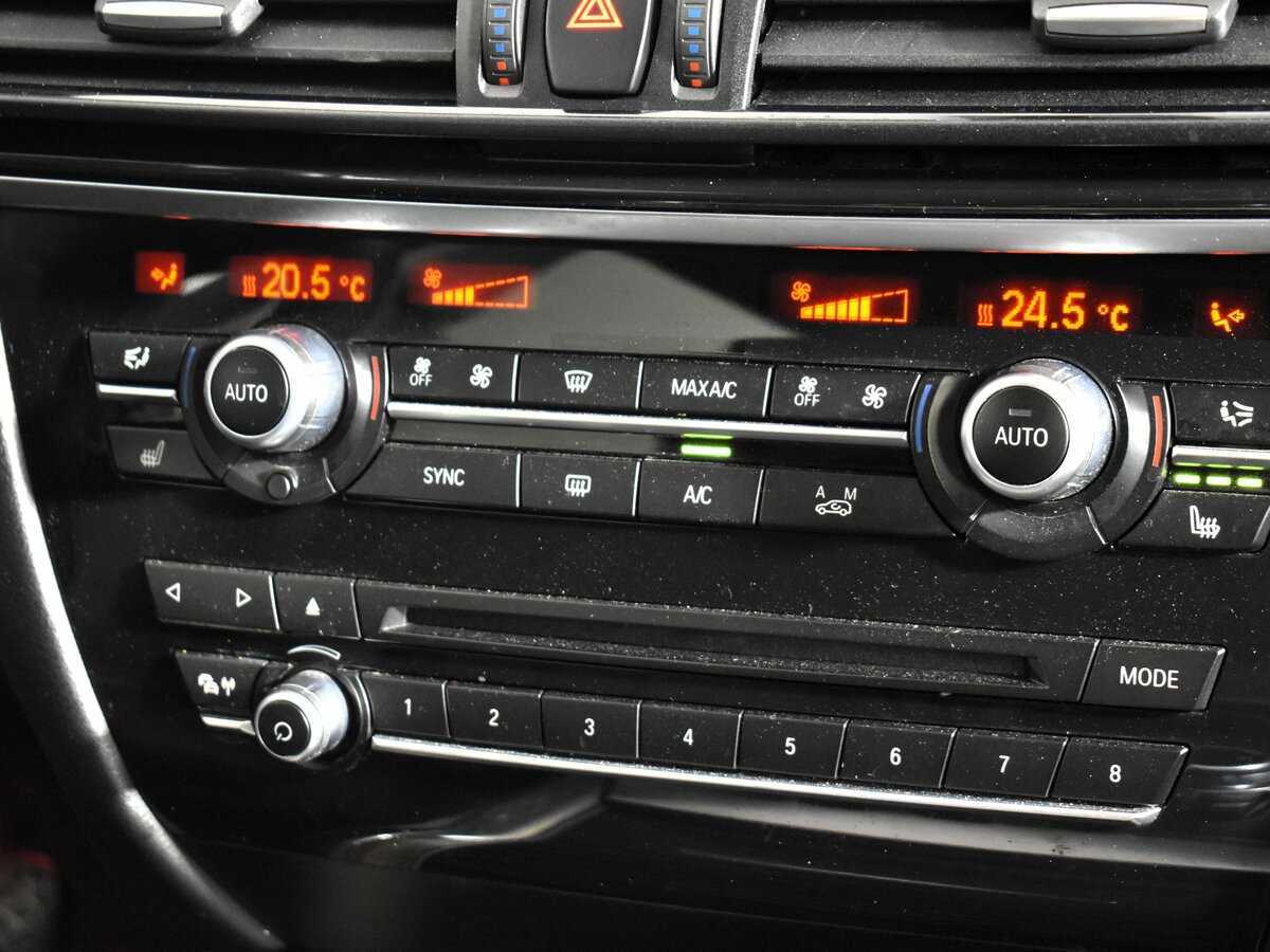 Б/У БМВ Икс5 2015 года. Фото: #24