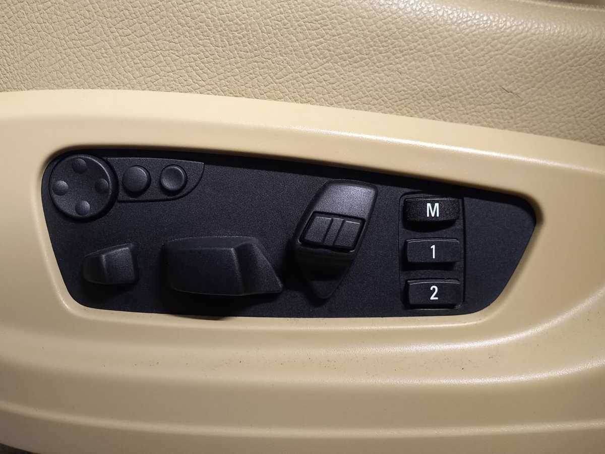 Б/У БМВ Икс6 2012 года. Фото: #16