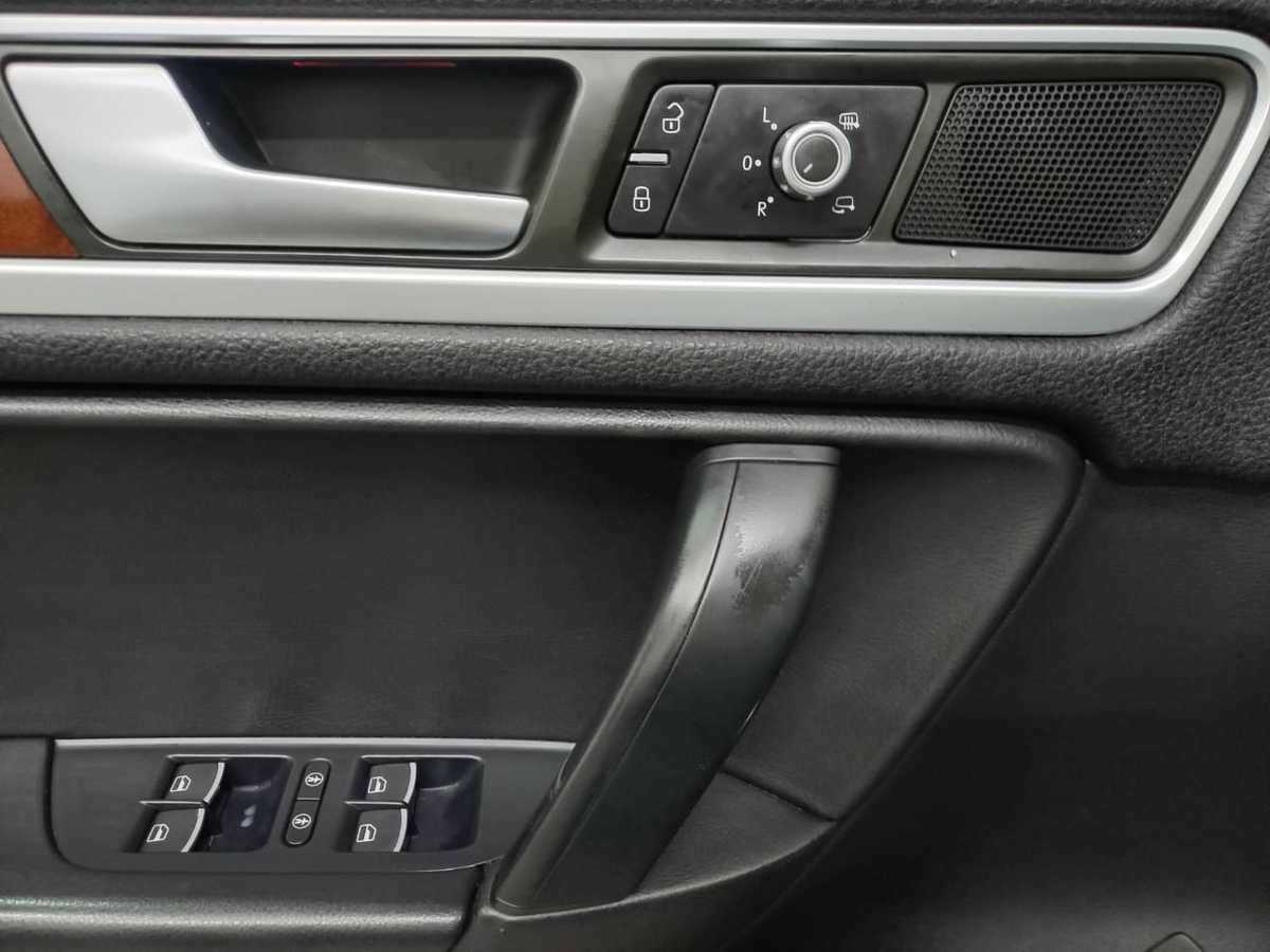 Б/У Фольксваген Туарег 2013 года. Фото: #14