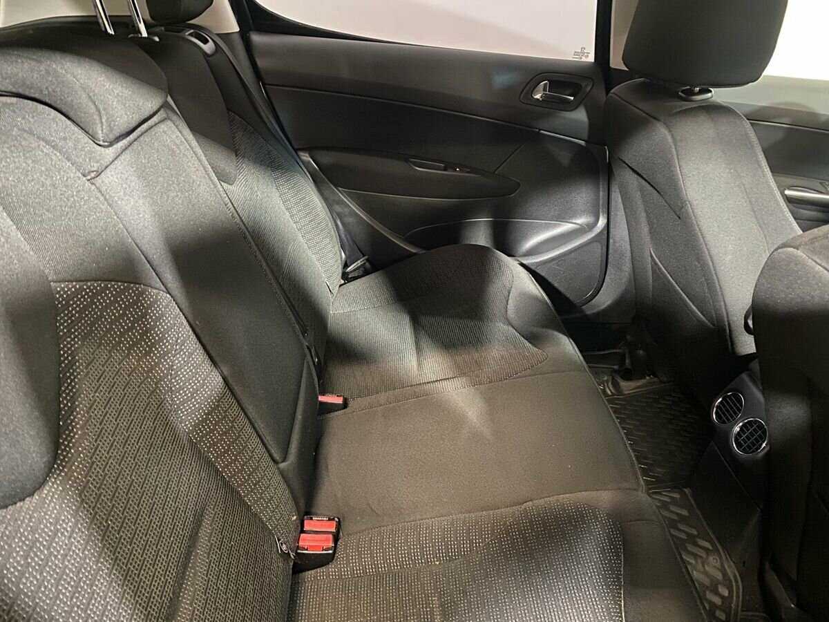 Б/У Пежо 308 2011 года. Фото: #10