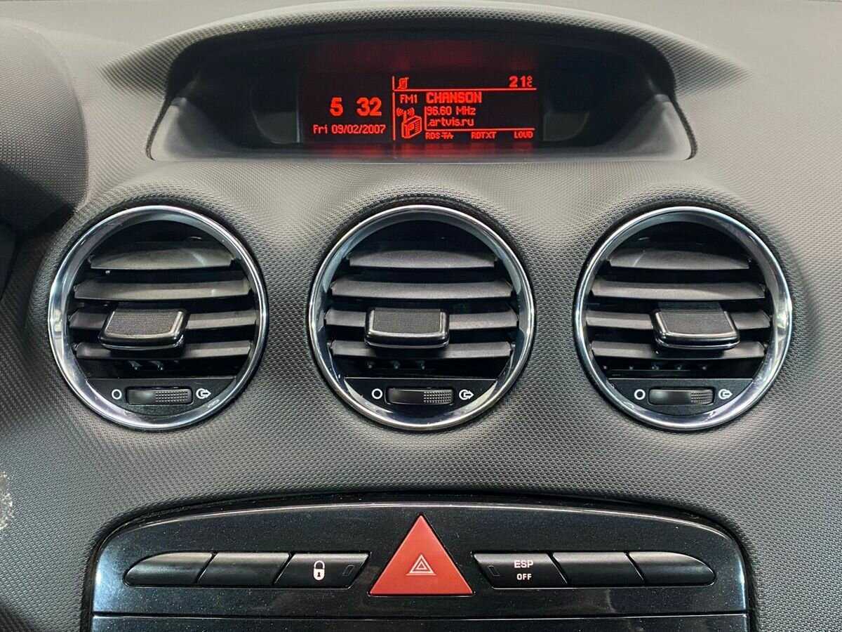 Б/У Пежо 308 2011 года. Фото: #13