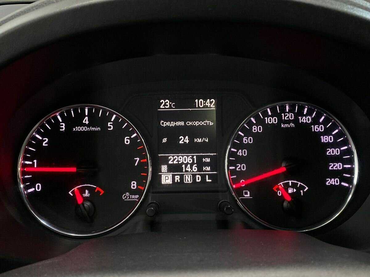 Б/У Ниссан Икс-Трейл 2013 года. Фото: #11