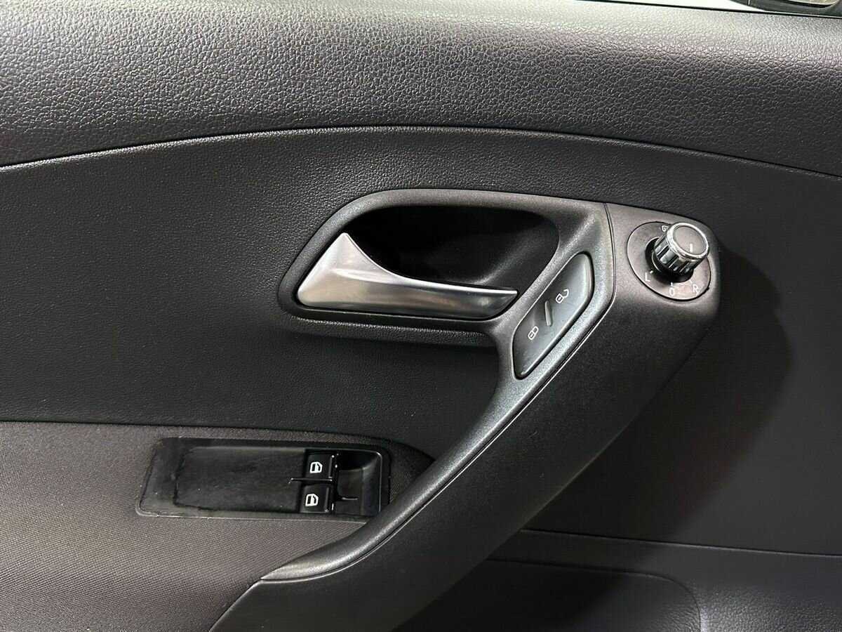 Б/У Фольксваген Поло 2011 года. Фото: #13