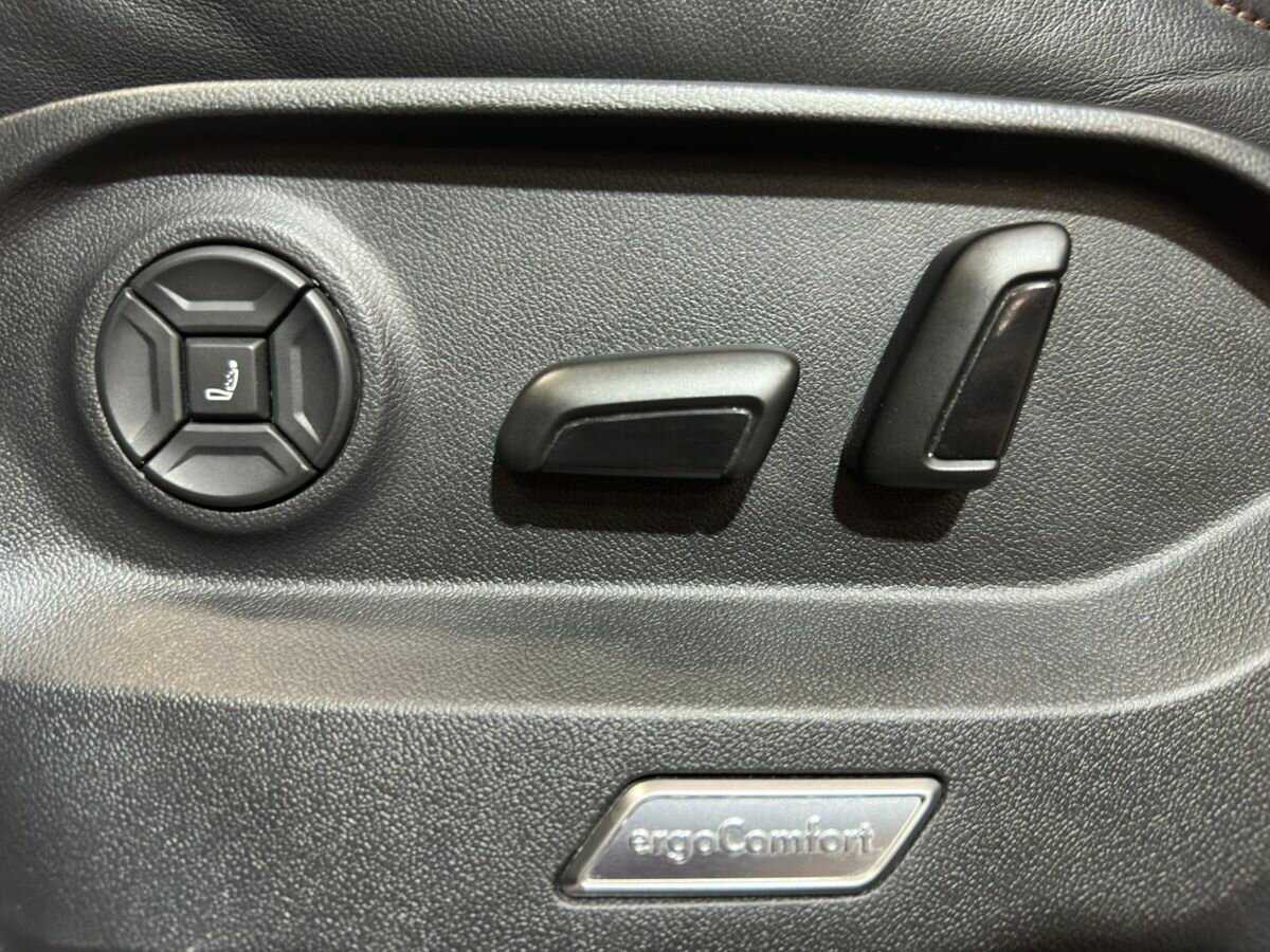 Б/У Фольксваген Туарег 2020 года. Фото: #19