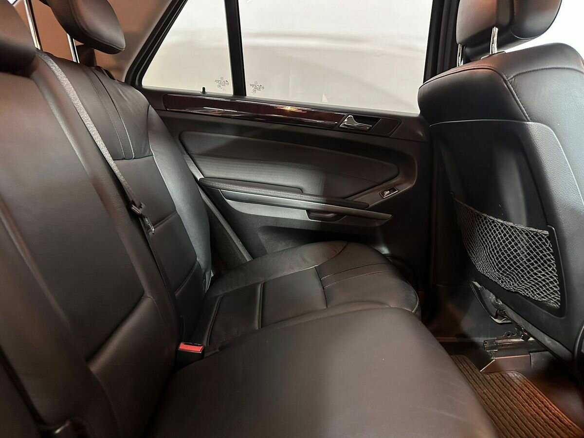 Б/У Мерседес-Бенц М-Класс 2009 года. Фото: #9