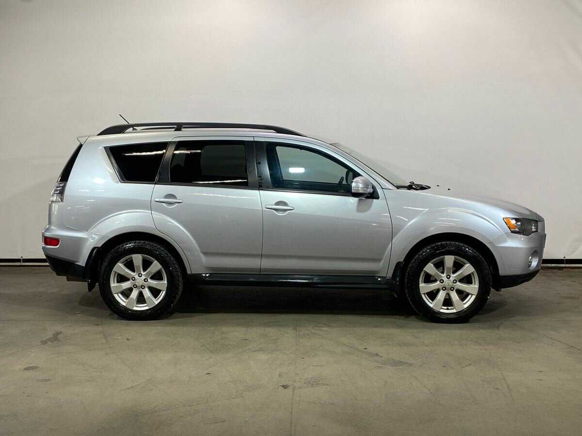 Б/У Митсубиши Оутлэндер 2011 года. Фото: #4