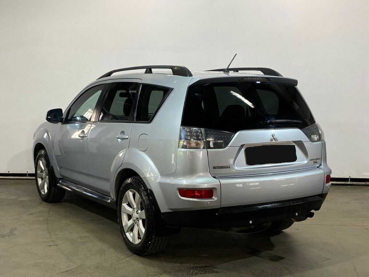 Б/У Митсубиши Оутлэндер 2011 года. Фото: #5