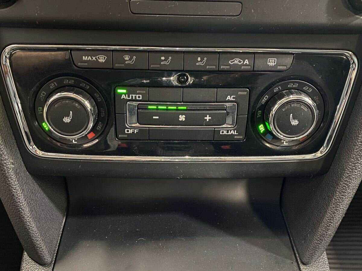 Б/У Шкода Суперб 2011 года. Фото: #11