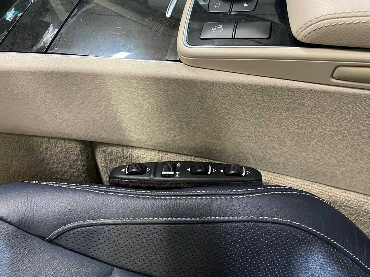 Б/У Мерседес-Бенц Е-Класс 2013 года. Фото: #12