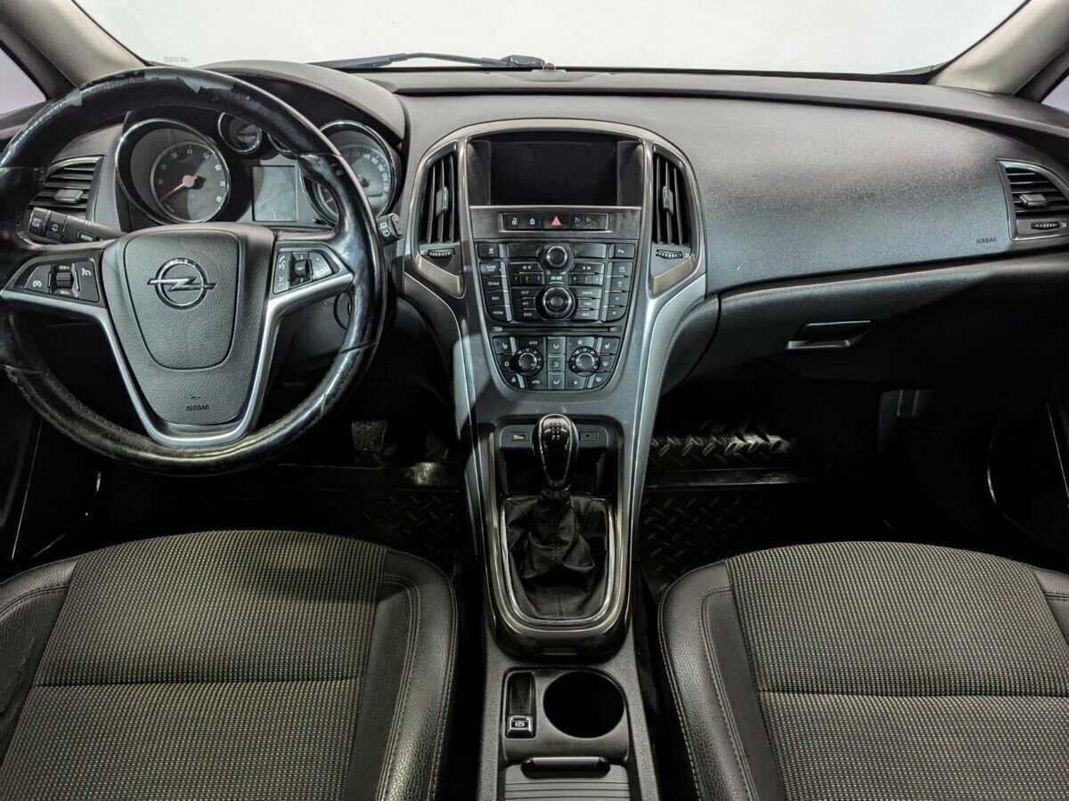 Б/У Опель Астра 2011 года. Фото: #8