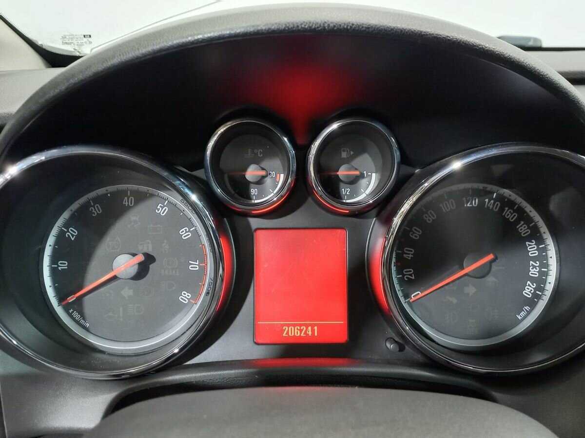 Б/У Опель Астра 2010 года. Фото: #12