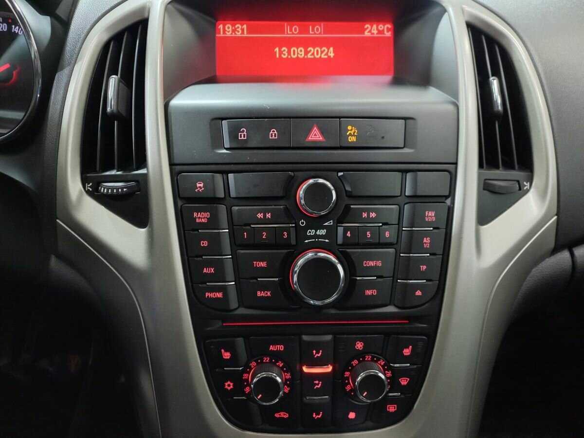 Б/У Опель Астра 2010 года. Фото: #13