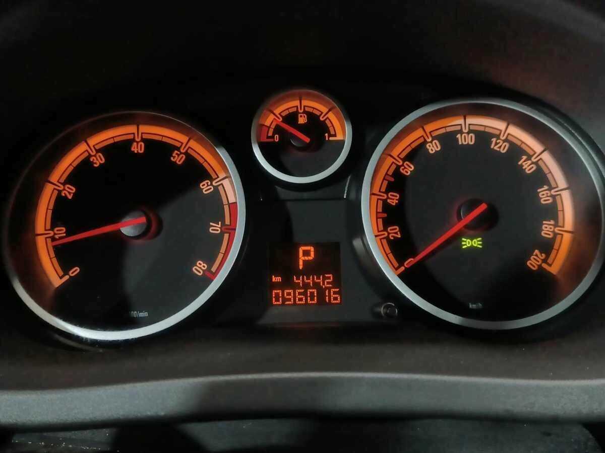 Б/У Опель Корса 2013 года. Фото: #11