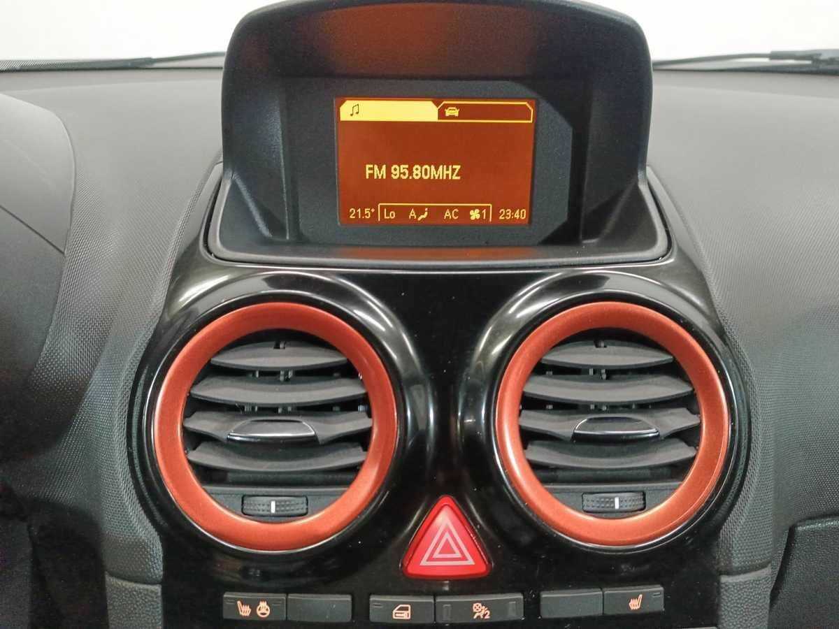 Б/У Опель Корса 2013 года. Фото: #13