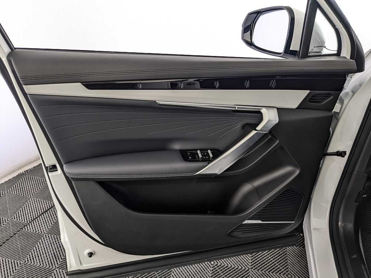 Б/У Джили Атлас 2024 года. Фото: #13