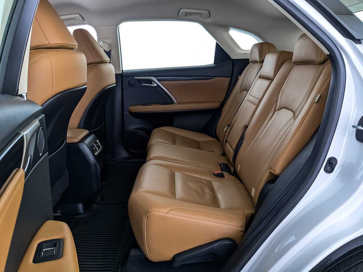 Б/У Лексус Р-Икс 2020 года. Фото: #13