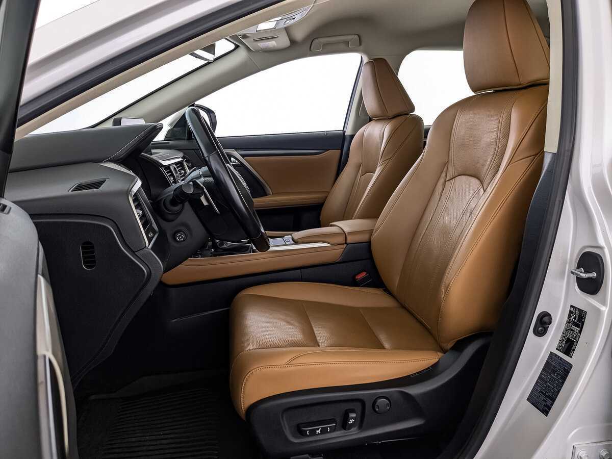 Б/У Лексус Р-Икс 2020 года. Фото: #15