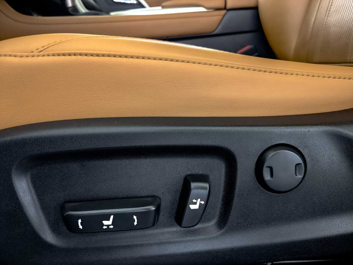 Б/У Лексус Р-Икс 2020 года. Фото: #22