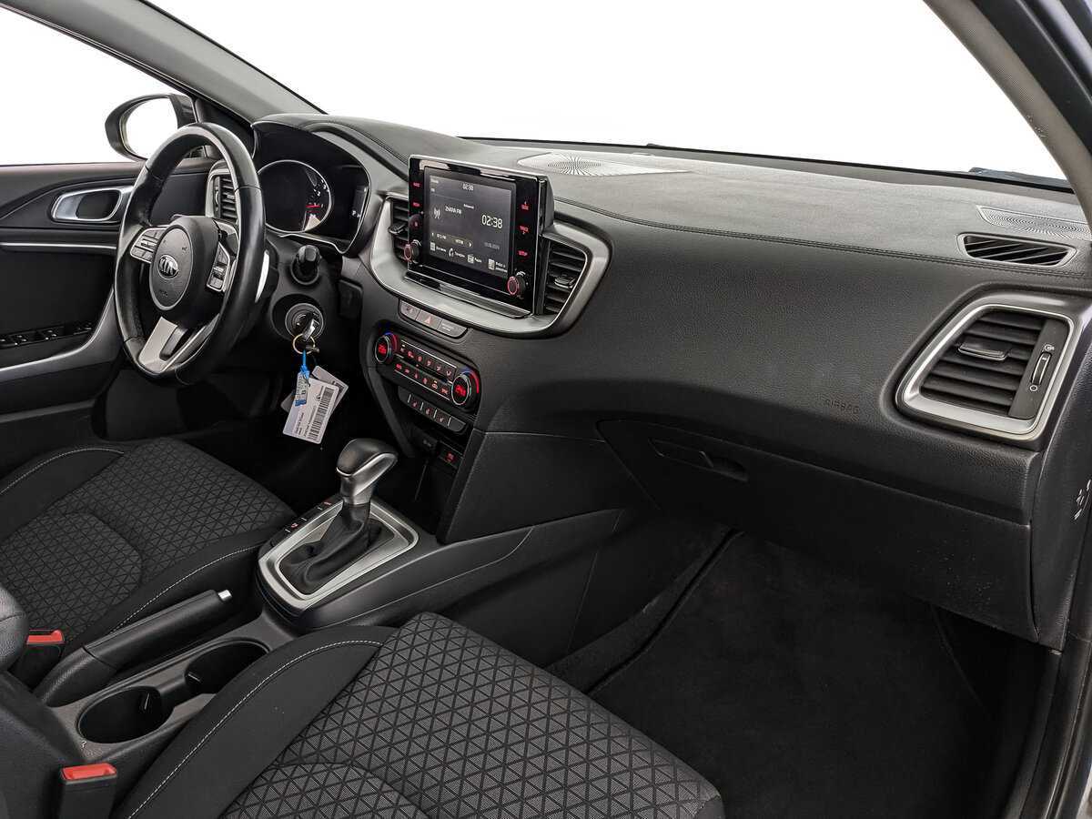 Б/У Киа Икс-Сид 2021 года. Фото: #8