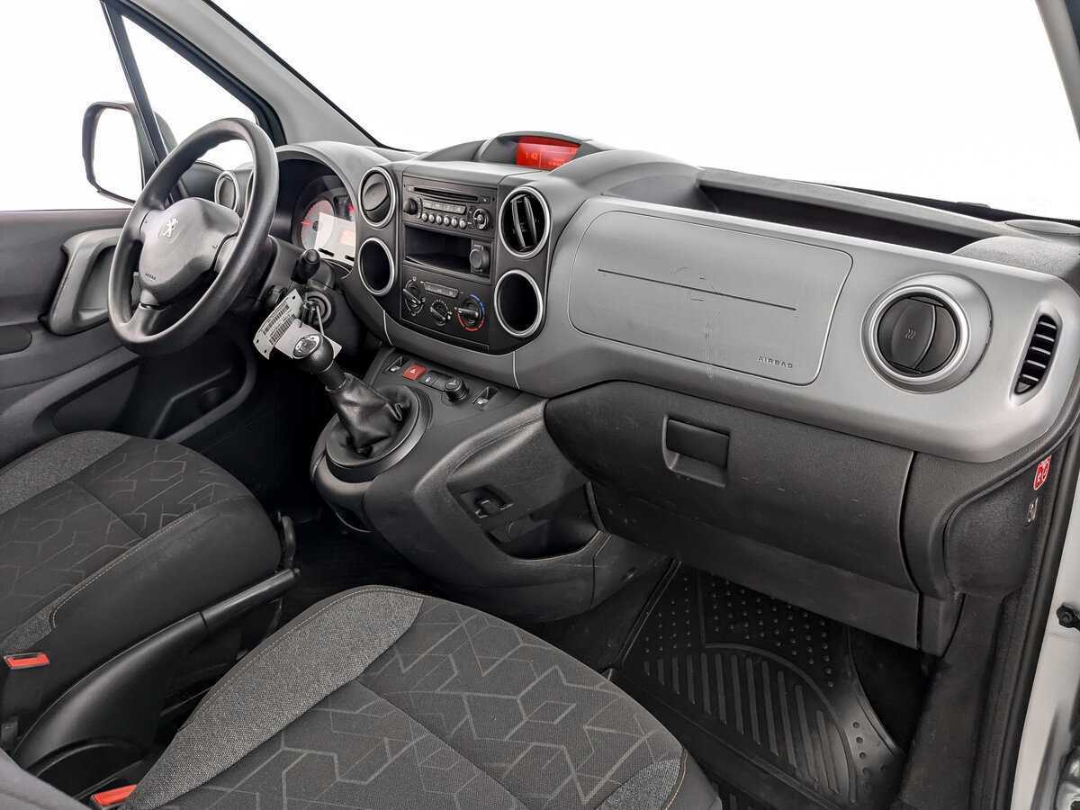 Б/У Пежо Партнер 2018 года. Фото: #8