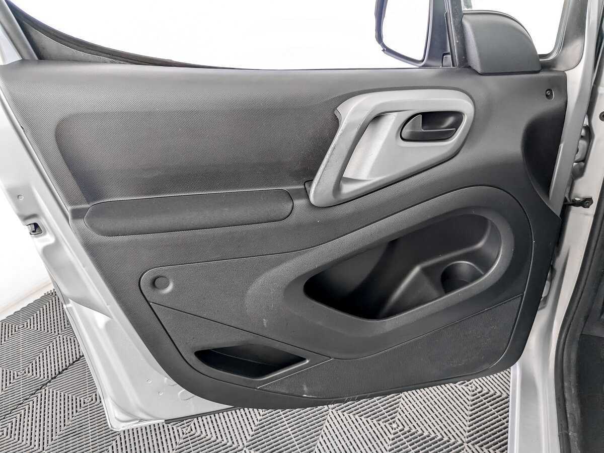 Б/У Пежо Партнер 2018 года. Фото: #14