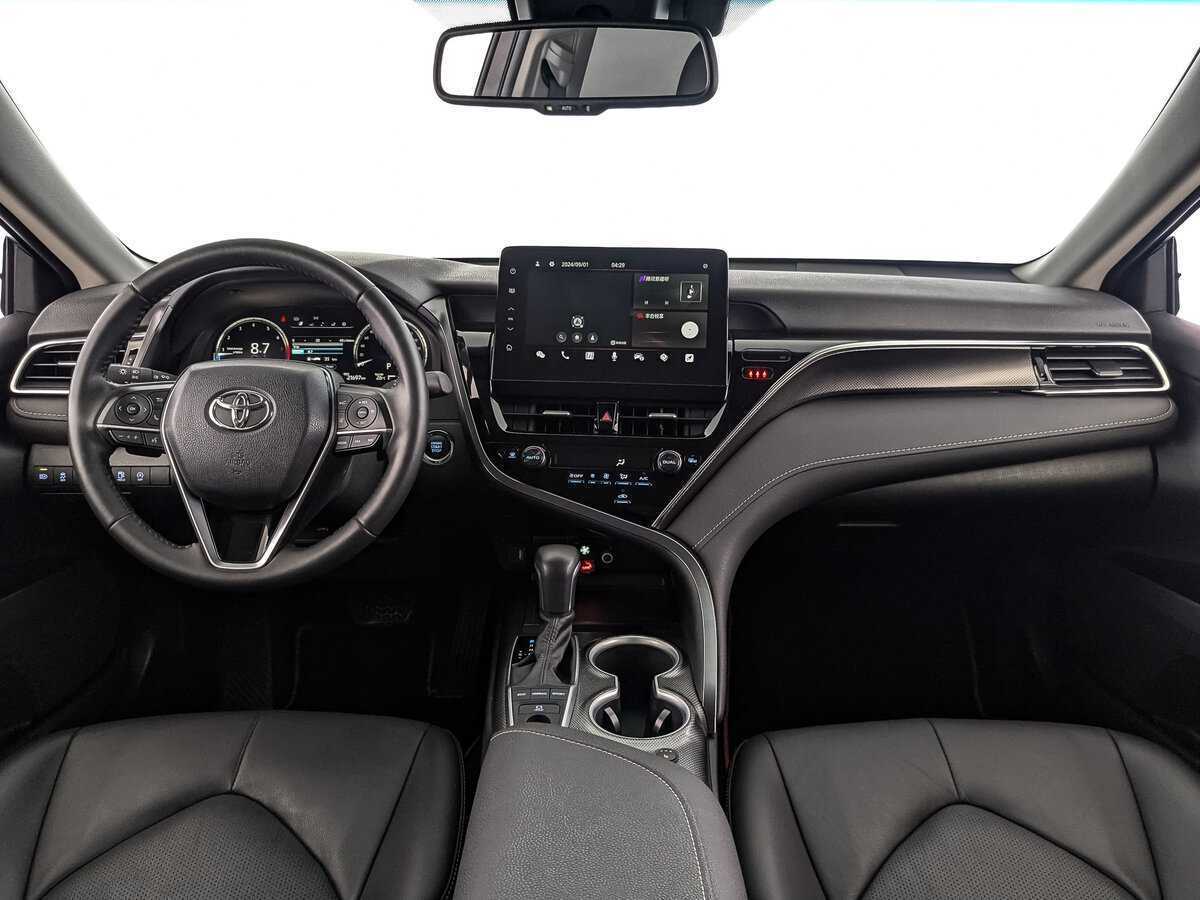 Б/У Тойота Камри 2023 года. Фото: #9