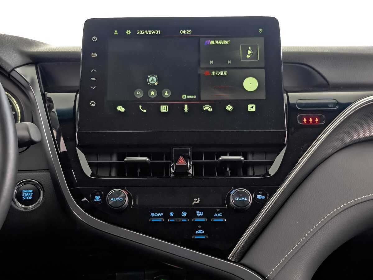 Б/У Тойота Камри 2023 года. Фото: #12