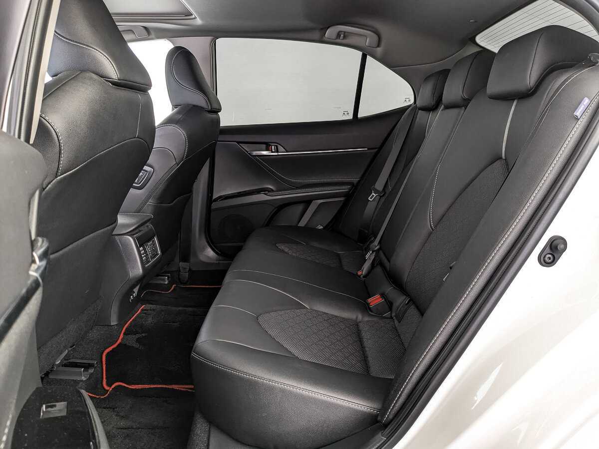 Б/У Тойота Камри 2023 года. Фото: #13